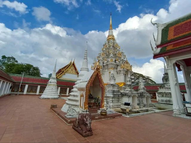 วัดพระบรมธาตุสวี ชุมพร