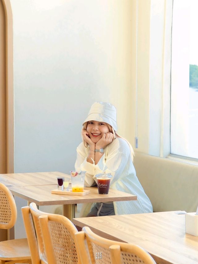 🏞️ คาเฟ่ลับวิวแม่น้ำเมืองกระบี่