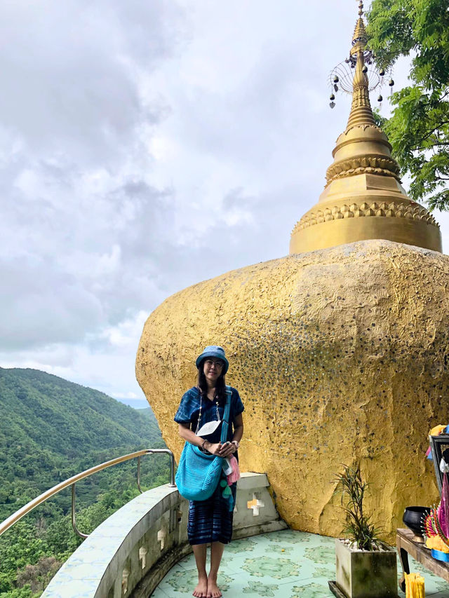 ⭐ พระธาตุอินทร์แขวน