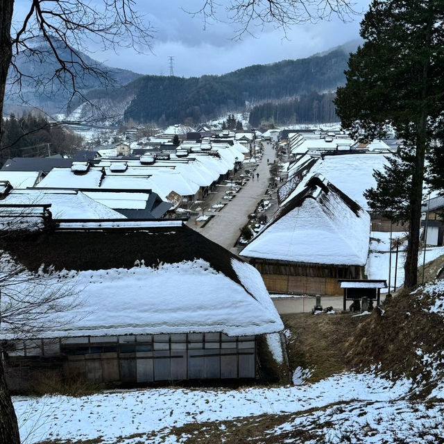 東北3月有這迷你合掌村指稱的大內宿