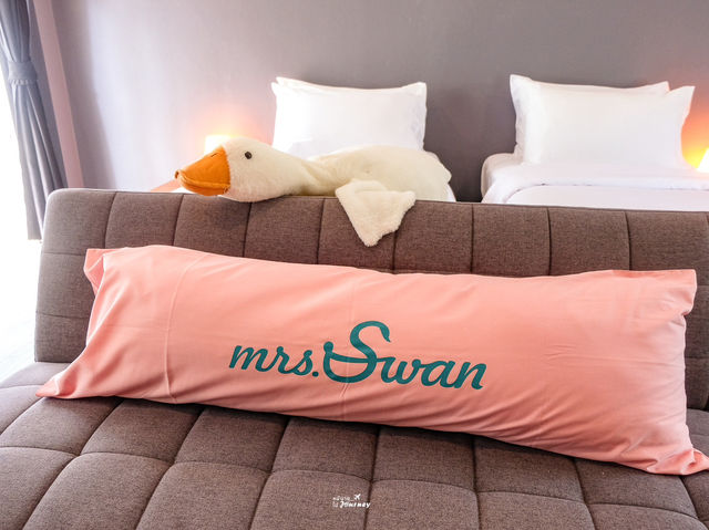 Mrs. Swan Hotel รีสอร์ทบรรยากาศดีริมทะเลระนอง