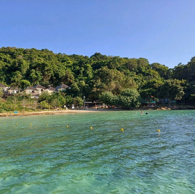 泰國沙美島非常漂亮的海灘景點:Ao prao beach，適合拍照📸打卡游泳