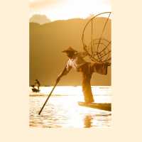 Fishing style in Inle Lake 