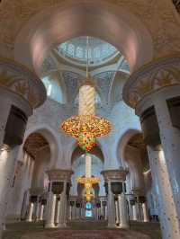 An awesome visit to this beautiful mosque sheikh zayed 💜