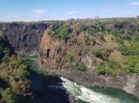 Rediscover your most adventurous self in Victoria Falls 🇿🇲 🇿🇼 