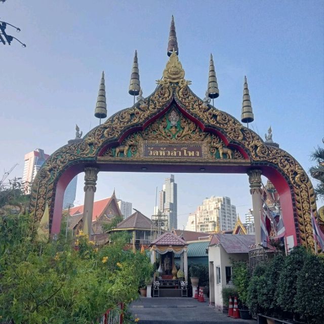 วัดหัวลำโพงบนถนนสายแรกของประเทศไทย✨️