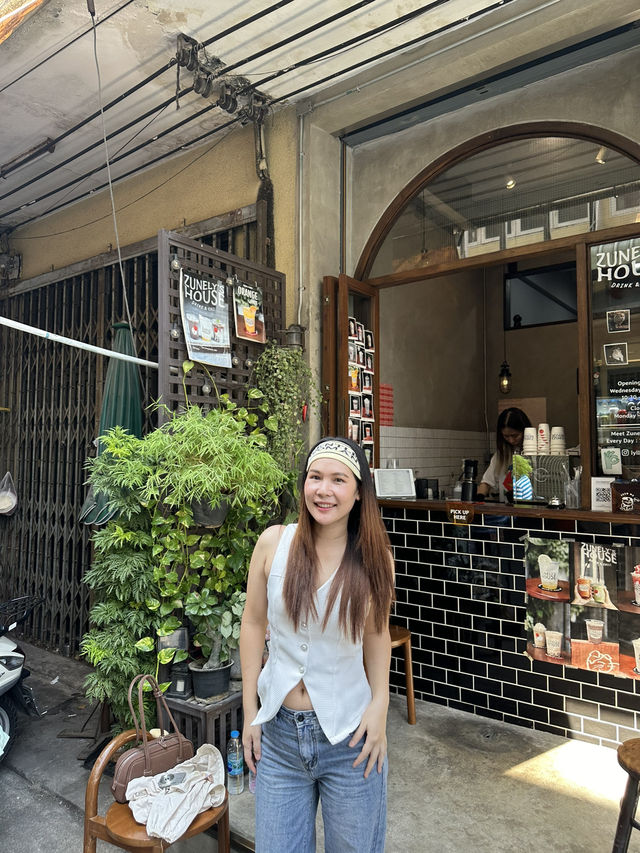 ☕️ ร้านกาแฟสุดชิคย่านท่าเตียน Zunely's House