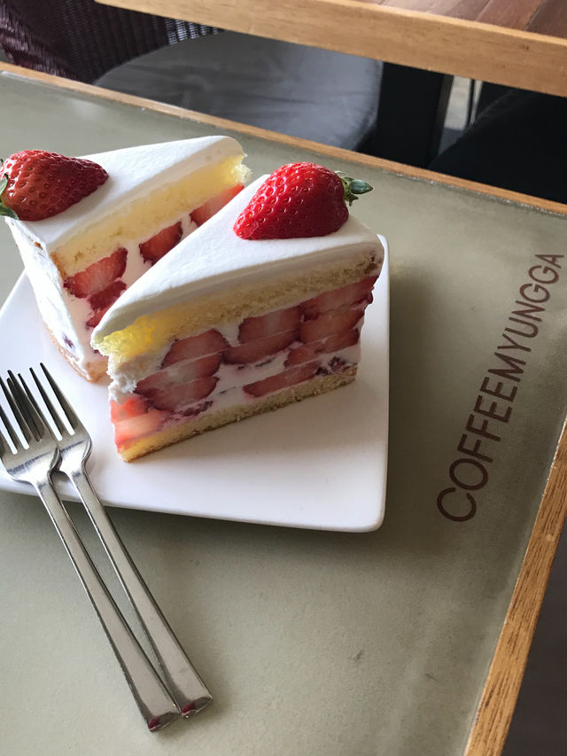 冬限定！苺ケーキが美味しすぎるカフェ