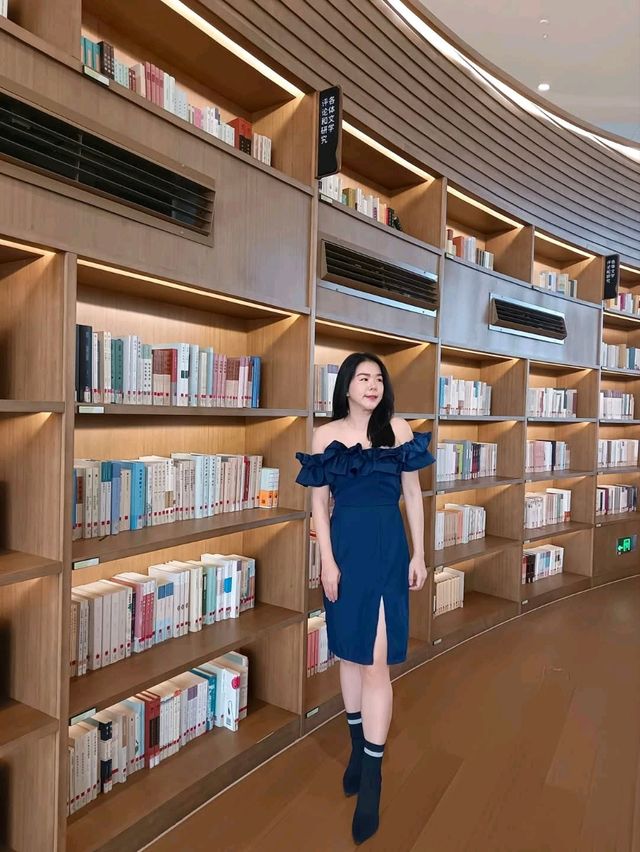 Tianfu humanities and art library