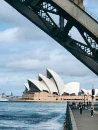 Discovering the highlights of Sydney: The Opera House and Taronga Zoo