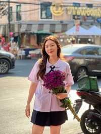 📸 ถ่ายชุดนักเรียนที่ “ปาดคลองตลาด” 