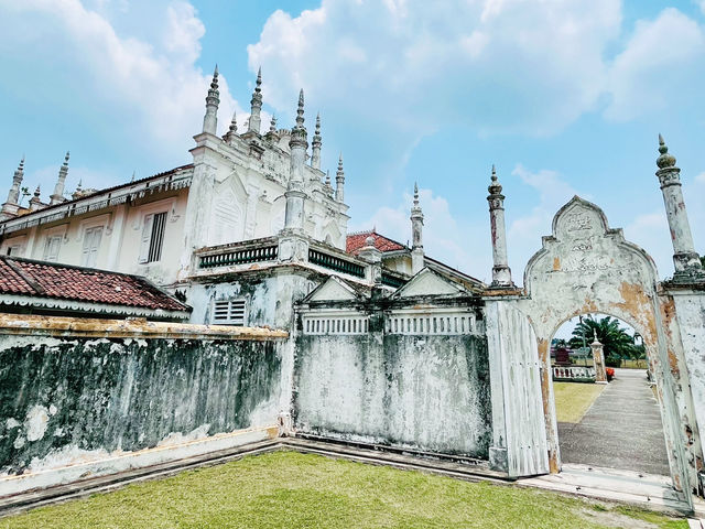 “Istana Bandar: Selangor’s Hauntingly Beautiful Royal Relic”