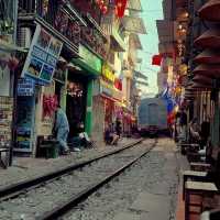 🚂 Hanoi Train Street 🚂💨