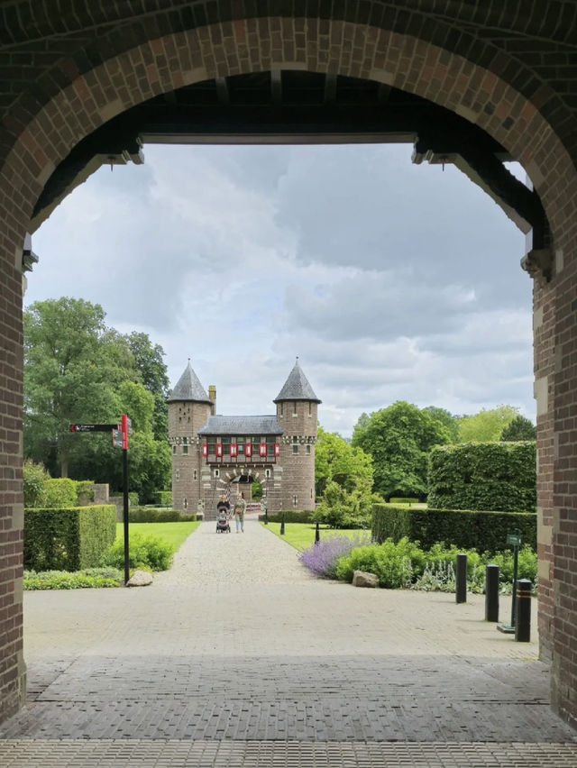 Kasteel De Haar: A Fairytale Castle with a Royal Touch