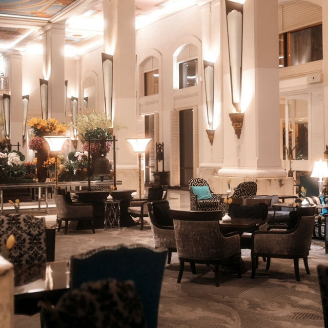 Anantara Siam Bangkok Hotel - 古典高雅風格中加入滿滿綠意營造出「城市綠洲」意象