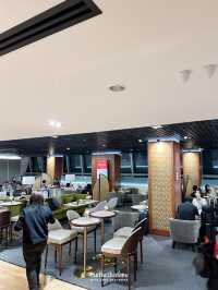The Coral Lounge นั่งชิลก่อนขึ้นเครื่อง อาหารอร่อย