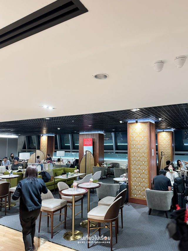 The Coral Lounge นั่งชิลก่อนขึ้นเครื่อง อาหารอร่อย