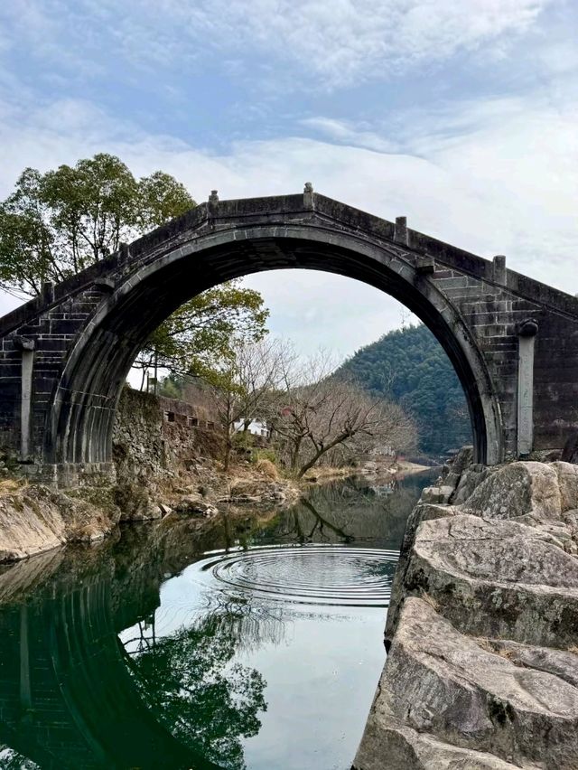 Baiyun Bridge: A Timeless Arch of History