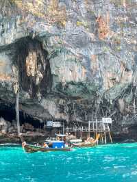 Island Hopping Around Phi Phi Islands