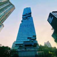 【タイ】絶景‼️世界最大級のガラス床からバンコクの街並みを見下ろす🏙️マハナコンタワー