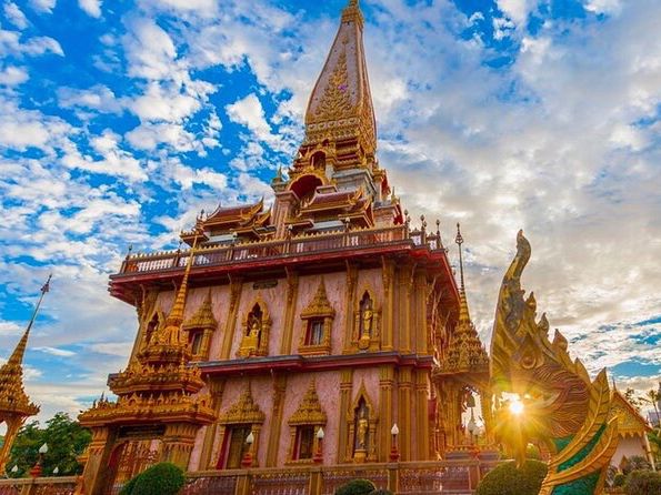 "Phuket in 3 Days: Secret Beaches, Spicy Pineapple & the Best Sunset of Your Life 🏝️🔥"  