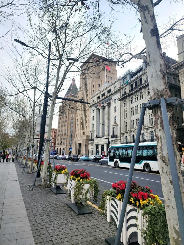 เที่ยว The Bund ชมหอไข่มุก
