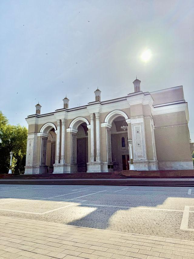 Springtime Stroll to Alisher Navoiy Theater