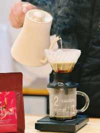 Fulfil เติมเต็ม : คาเฟ่เล็กๆตกแต่งสไตล์มินิมอล