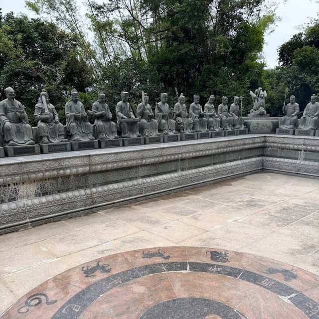 萬佛寺（Ten Thousand Buddhas Monastery）