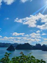 Escape Hanoi: A Magical Day Trip to Halong Bay 🛥️