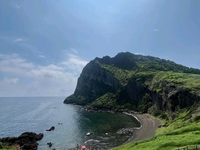 Seongsan Ilchulbong – Chasing the Sunrise at Jeju’s Crown Jewel
