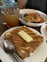 This kopitiam has an aesthetic 80/90's era vibe at Kuantan