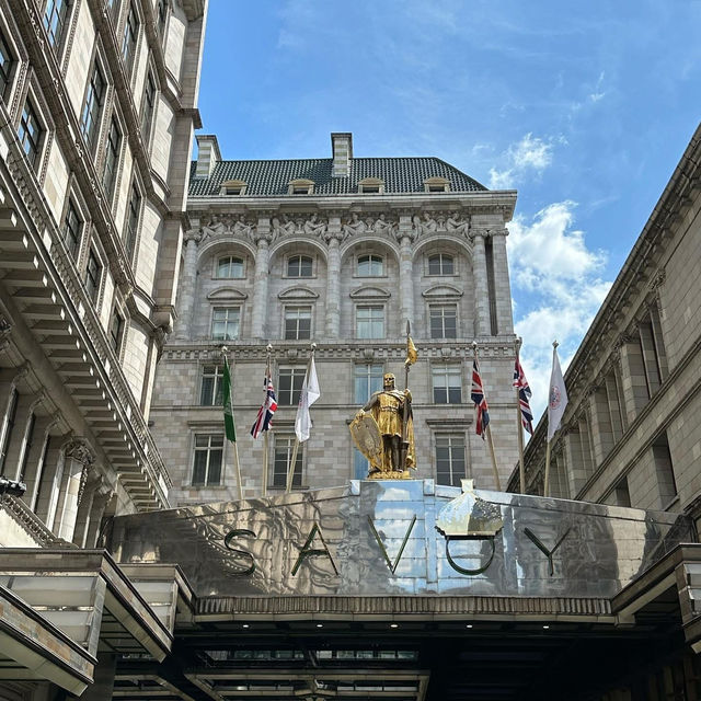 🍏🎭 Covent Garden: London’s Vibrant Hub of Street Performers, Boutiques & Historic Charm