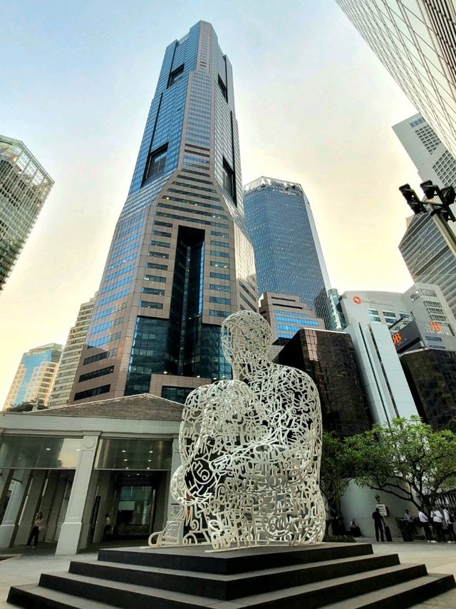 Art lovers, Go explore Raffles Place