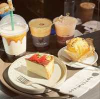 Bottomless cafe