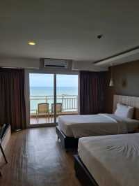 Royal Phala Cliff Beach Hotel  วิวทะเลแบบเต็มตา 
