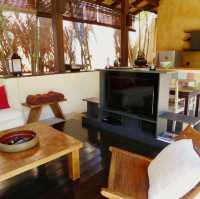 A Secluded Sanctuary of Tropical Elegance