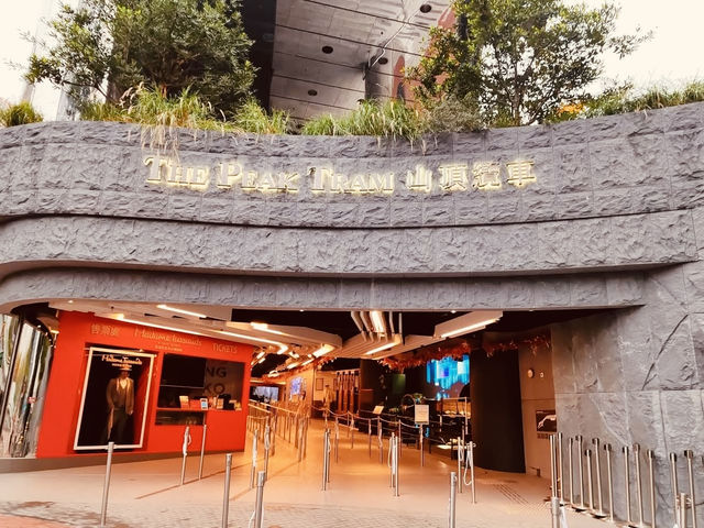 🌆✨ Victoria Peak Weekend Escape: Hong Kong’s Sky-High Paradise