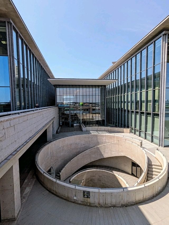 神戶 | 兵庫縣立美術館，安藤忠雄代表性的清水模建築