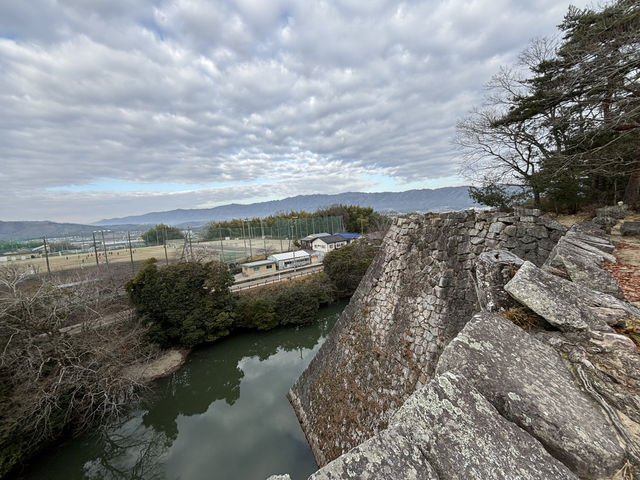 伊賀上野城（石垣非常壯觀）
