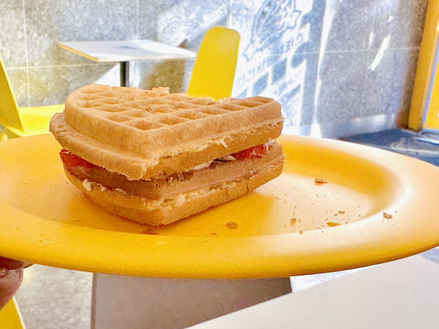 직접 개발한 와플 믹스로 만드는 와플 맛집 와플 대학🧇