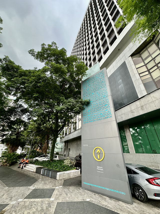 Where Rivers and Faith Meet: A Quiet Moment at Masjid Jamek