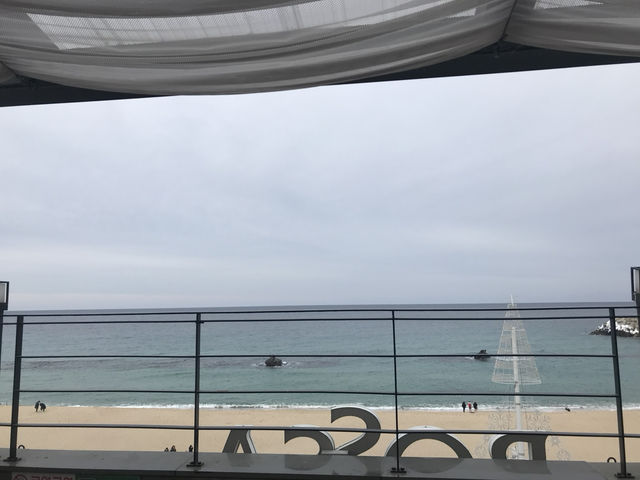 รีวิว Anmok Beach 🏖️☕