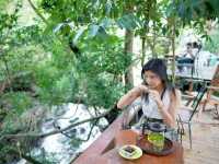The Hidden Falls ในสวนลับศรีราชา