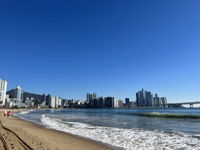 A peaceful morning in Gwangalli (광안리)