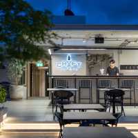แนะนำสถานที่พบปะสังสรรค์ดีๆ วิวแม่น้ำ 🍕