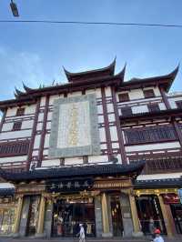 晚上金光璀璨的豫園，早上該去嗎？