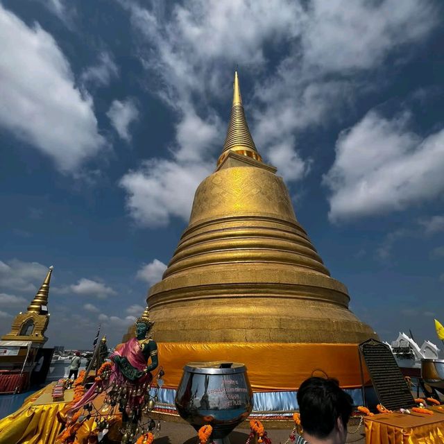 Golden Mount is Bangkok’s Breezy Escape