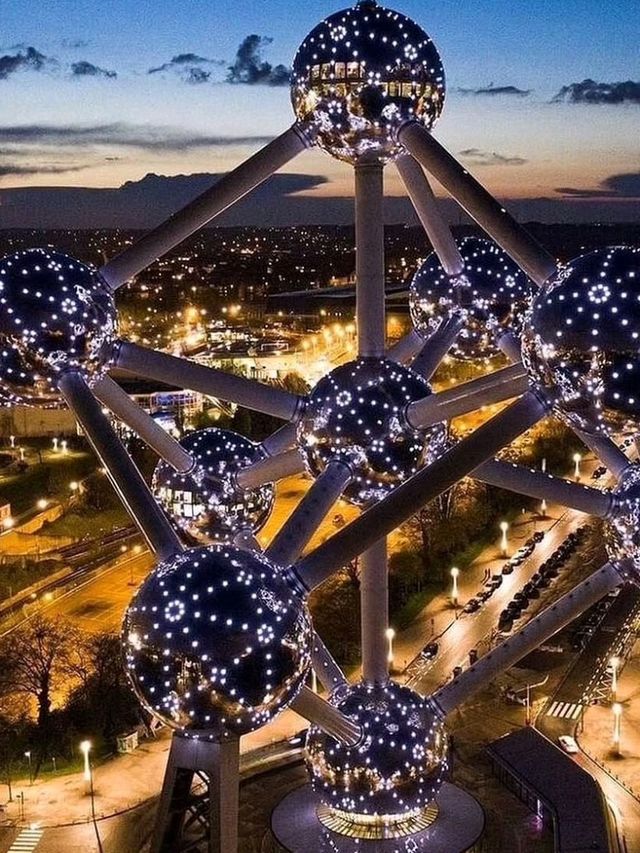 🌐✨ Europe budget Trip:Atomium Brussels – The Giant Icon of Belgium! 🇧🇪