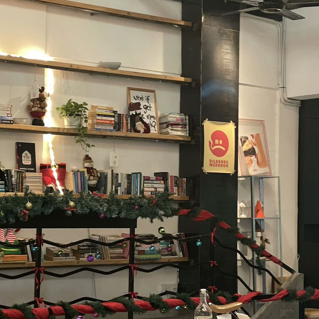 Modern Minimalism & Comfort Food – My Visit to Woo! Cafe, Kota Kinabalu (Lorong Dewan)